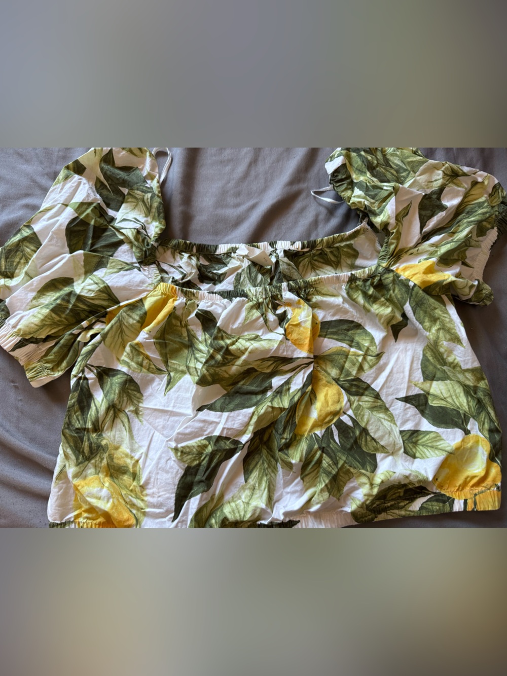 H&M White Lemon Print Puff Sleeve Crop Top